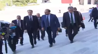 Norveç Dışişleri Bakanı Brende, Meclis'in Bombalanan Yerlerini Gezdi