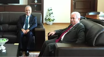 Prof. Dr. Çomaklı'dan Etü Rektörü Prof. Dr. Yaylalı'ya İadei Ziyaret