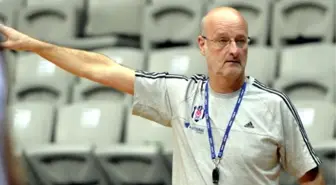 Beşiktaş'ın Eski Hocası Henrik Dettmann'a Araba Çarptı