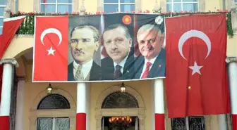 CHP'li Çam'dan 9 Eylül'de Poster Tepkisi