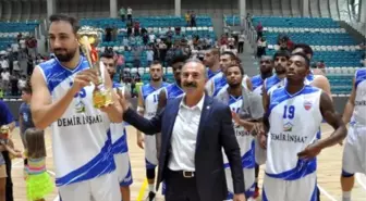 Muratbey Uşak-Demir İnşaat Büyükçekmece: 73-68