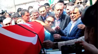 Erol Olçok'un Eşi: Tayyip Bey'in Gözlerinin İçindeki Acıyı Görmekten Korktum