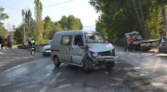 Tokat'ta Trafik Kazası: 4 Yaralı