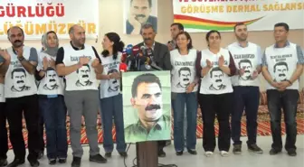 Öcalan'ın Mesajı Diyarbakır'da Açıklandı, Açlık Grevi Eylemi Sona Erdi