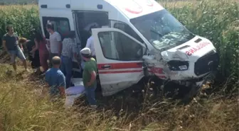 Hasta Taşıyan Ambulans Kaza Yaptı: 5 Yaralı