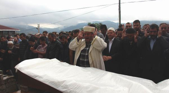 Karadeniz'de Boğulan 3 Kardeş Toprağa Verildi