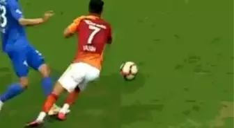 Galatasaraylı Oyuncular, Yasin'in Düşürülme Pozisyonunda Penaltı Bekledi