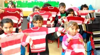 Türk Hayırseverler 'Dünya Çocukları'Nı Güldürdü