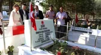 Düğün Salonundan Halisdemir'in Kabrine Geldiler