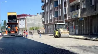 Eşbaşkanlar asfalt çalışmasını inceledi