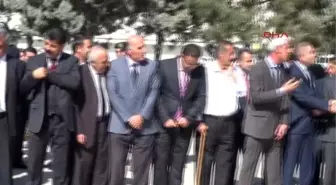 Hakkari'de 'Gaziler Günü' Kutlamasına Kayyum Belediye Başkanı Epcim de Katıldı