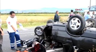 Balıkesir - Otomobil Traktör Römorkuna Çarptı 1 Ölü, 2 Yaralı