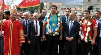 Olimpiyat Şampiyonu Taha Akgül'e Memleketi Sivas'ta Coşkulu Karşılama