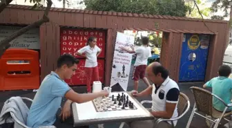 Serik'te Satranç Caddeye Taşındı