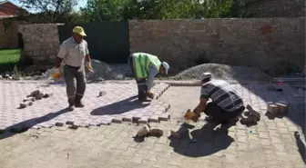 Seydişehir'in Ketenli Mahallesi'nde Kilitli Parke Taş Çalışmaları Sürüyor