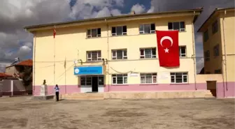 Zafer Okulu, Yeni Yüzü ile Öğrencileri Karşıladı