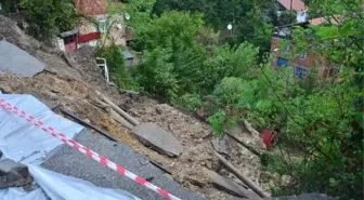 Zonguldak'ta Meydana Gelen Heyelanda Bir Ev Toprak Altında Kaldı