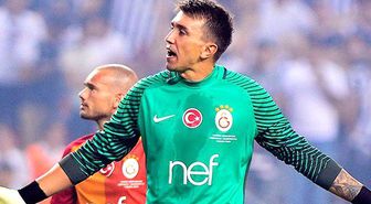 Fernando Muslera, Kaleci Antrenörü Hoek'le Çalışmayı Reddetti