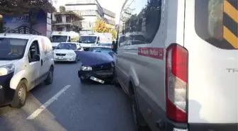 Direksiyon Başında Uyuyan Minibüs Şoförü Trafiği Birbirine Kattı