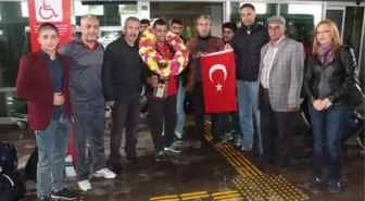 Ağrılı Ömer Çeçen Türkiye Şampiyonu Oldu