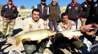 Baraj Gölünde Balık Yakalama Yarışması Heyecanı