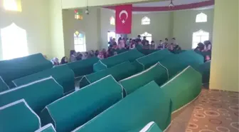 İmam Hatip Ortaokulu Öğrencilerinin Türbe Ziyareti