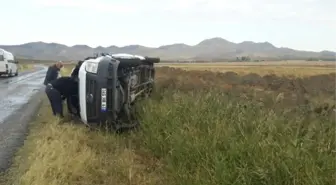 Öğrenci Servisi Kaza Yaptı: 13 Yaralı