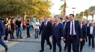 Ulaştırma Bakanı Arslan, İzmir Valiliğini Ziyaret Etti