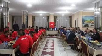 Vali İsmail Ustaoğlu Futbolcularla Moral Yemeğinde Buluştu