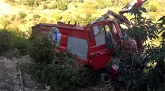 Görüntülü Haber) İtfaiye Aracı Uçuruma Yuvarlandı: 2 Ölü, 1 Yaralı