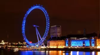 London Eye'da Yüzlerce Kişi Mahsur Kaldı