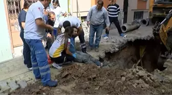 Kanalizasyonda Çalışırken Toprak Altında Kalan İşçi Ölümden Döndü