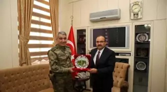 Orgeneral Savaş'ın Vali Ustaoğlu'nu Ziyareti