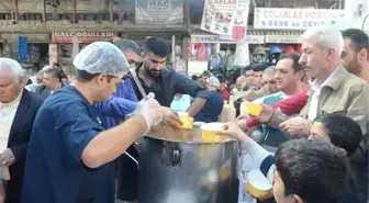 Malatya'da Yılın İlk Aşuresi Dağıtıldı