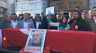 Ak Partili Başkan Yardımcısı Gözyaşları Arasında Toprağa Verildi