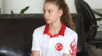 Akhisarlı Cimnastikçi Ayşe Madalya Peşinde