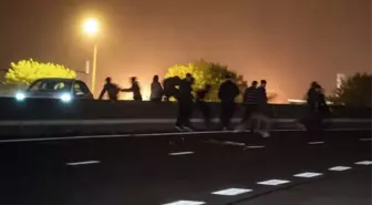Calais'de Araçlara Tırmanmaya Çalışan Göçmen Öldü