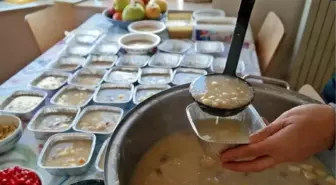 Gümüşhane Üniversitesi'nde Aşure Dağıtıldı