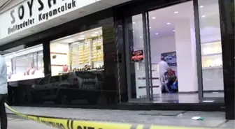 İzmir'de Kuyumcu Soygunu Girişimi: 2 Yaralı