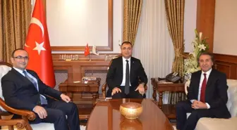 Karayolları Genel Müdürü Kartal, Vali Toprak'ı Ziyaret Etti