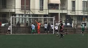 Yeşilovaspor ile 1877 Üvezpınarspor Taraftarları Birbirine Girdi