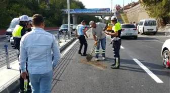 Yol Çalışması Yapan İşçiye Minibüs Çarptı