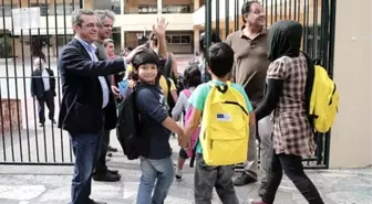 Yunanistan'da Ders Zili Sığınmacı Çocuklar İçin Çaldı