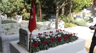 Levent Kırca'nın Mezarı Yapıldı