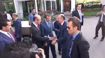 Kocaeli Bakan Müezzinoğlu, Izmit'te Fabrikada Işçilerle Öğle Yemeği Yedi