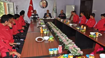 Gölbaşı Belediyespor'dan Belediye Başkanı Özdemir'e Ziyaret