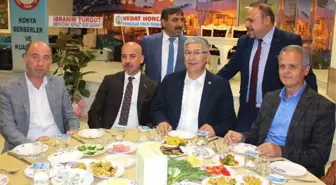 Konya Berberler ve Kuaförler Odası Üyeleri Kahvaltıda Bir Araya Geldi