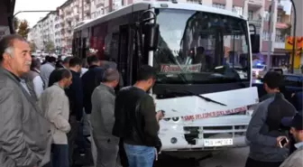 Sivas'ta Minibüs Ile Halk Otobüsü Çarpıştı: 9 Yaralı