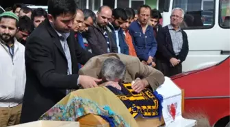 Yangında Ölen 2 Minik Kardeş Gözyaşlarıyla Toprağa Verildi