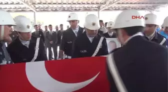 Osmaniye Şehidini Uğurladı